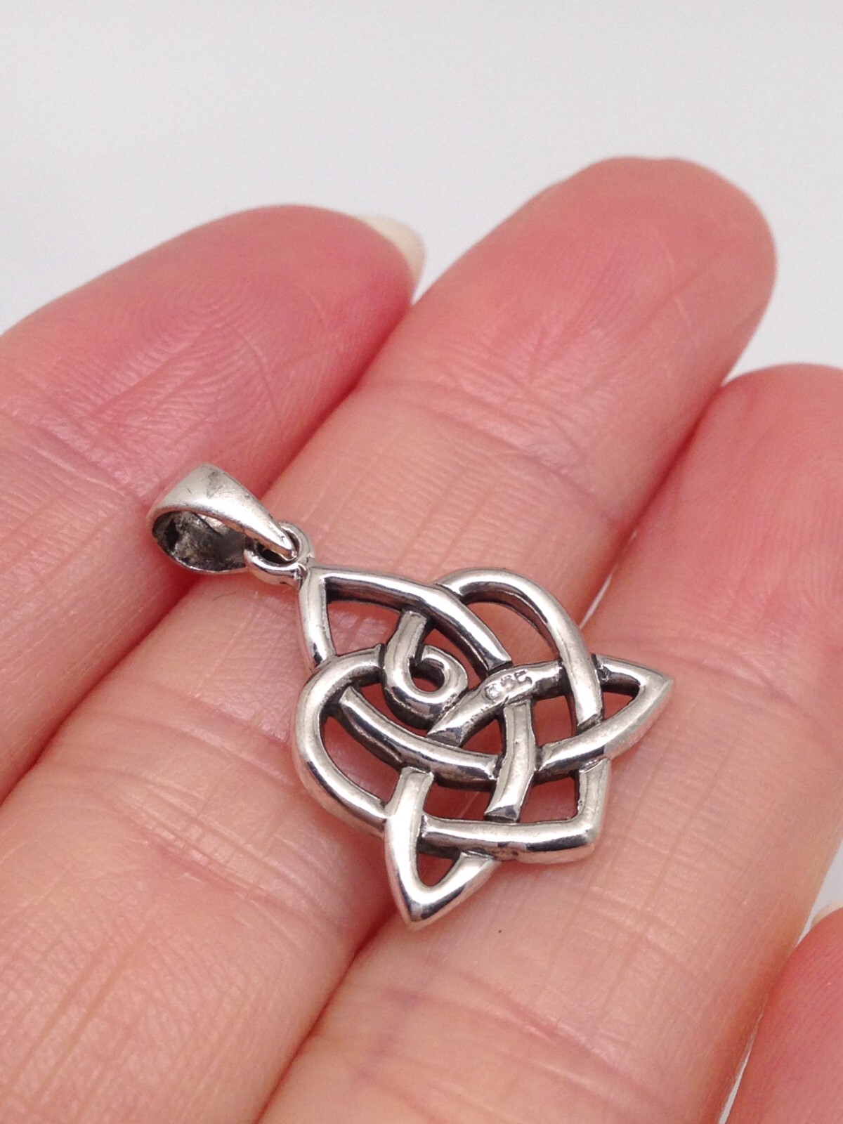 925 Sterling Silver Celtic Knot Pendant Women 16mm(0.63″)/24mm(0.94″)