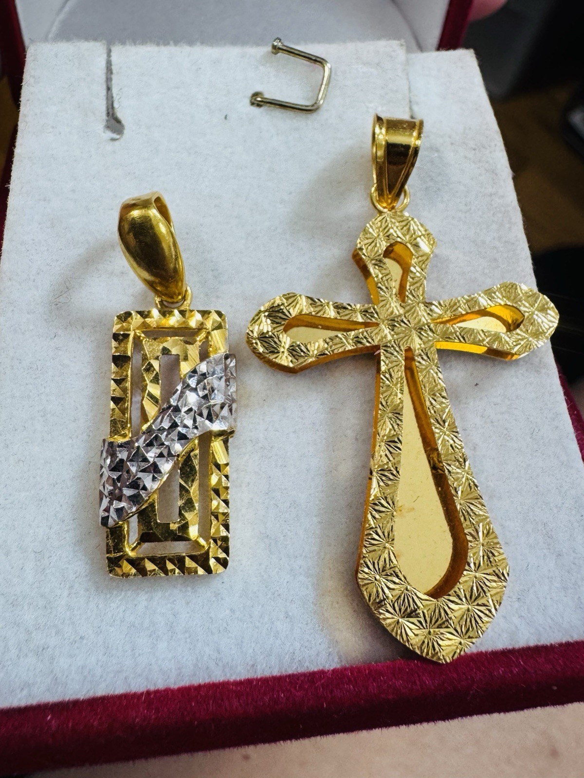 22K 916 22C Real Gold Two Set of Pendant 1 x Rectangle & 1x Cross 7.6g