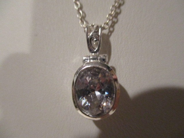 UNBRANDED 925 Sterling Silver 17″ Italy Chain & 1/2″ 925 SS Charm w/Faux Stone