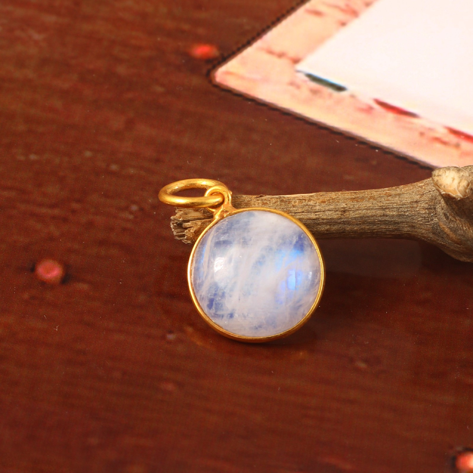 14K Yellow Gold Moonstone Pendant Pear Cut Blue Sheen Gemstone Necklace 3154