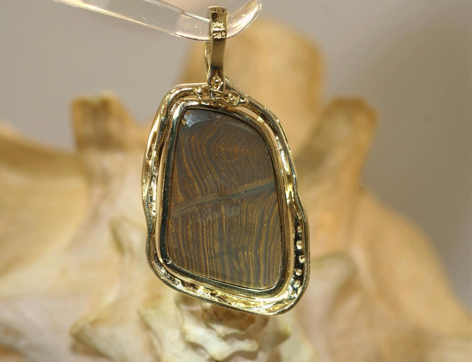 23.5MM 14K YELLOW GOLD GENUINE AUSTRALIAN DOUBLET OPAL DIAMOND ENHANCER PENDANT