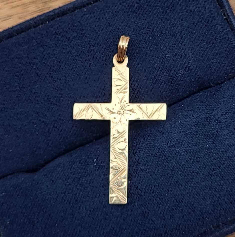Antique 10K Yellow Gold Floral Engraved Cross Charm Pendant for Necklace / Chain