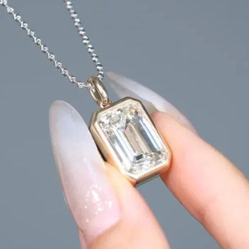 3.00Ct Emreald-Cut Lab Grown Diamond Solitaire Necklace Pendant 14k Yellow Gold