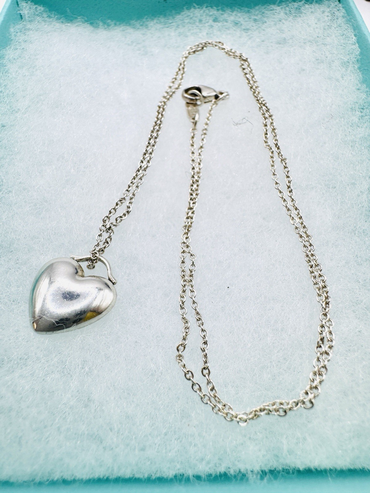 Tiffany & Co. Heart Necklace in SV925 silver weighing 4.1g 17in Chain Excellent
