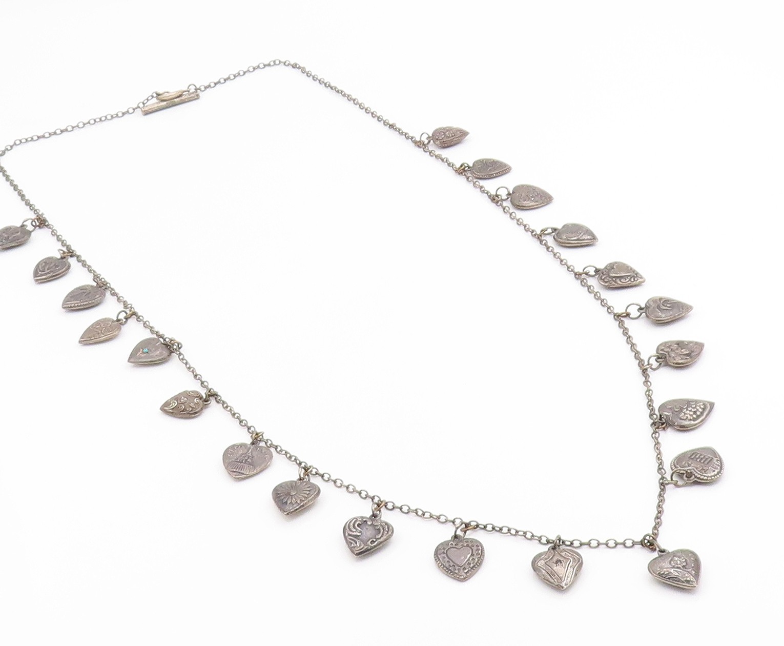 925 Sterling Silver Vintage Necklace Etched Love Heart Charm Motif Chain NE4832
