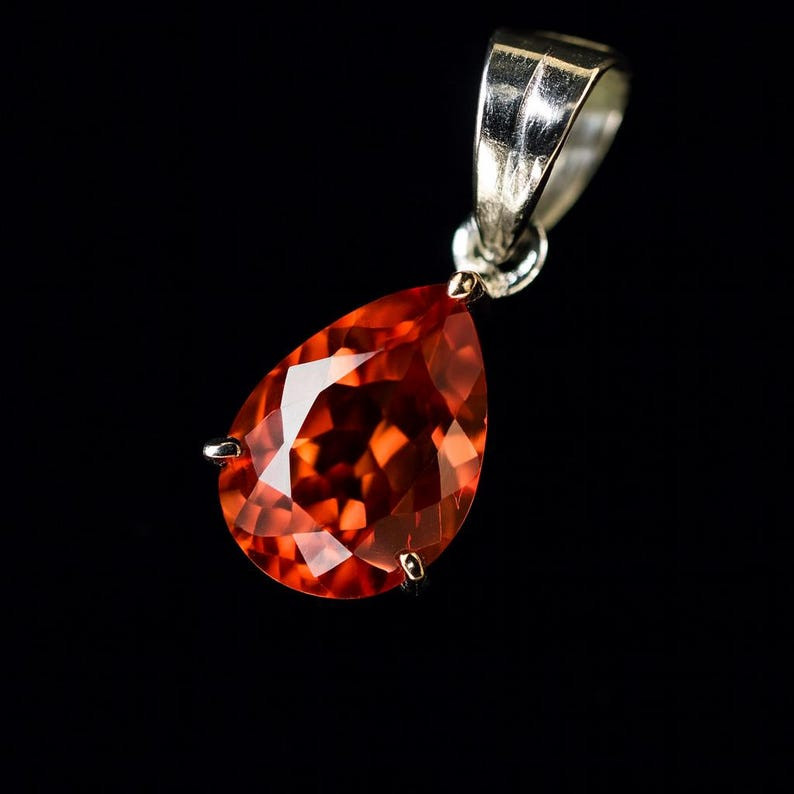 28 Ct Certified Natural Orange Sapphire 925 Solid Silver Pendant Loose Gemstone