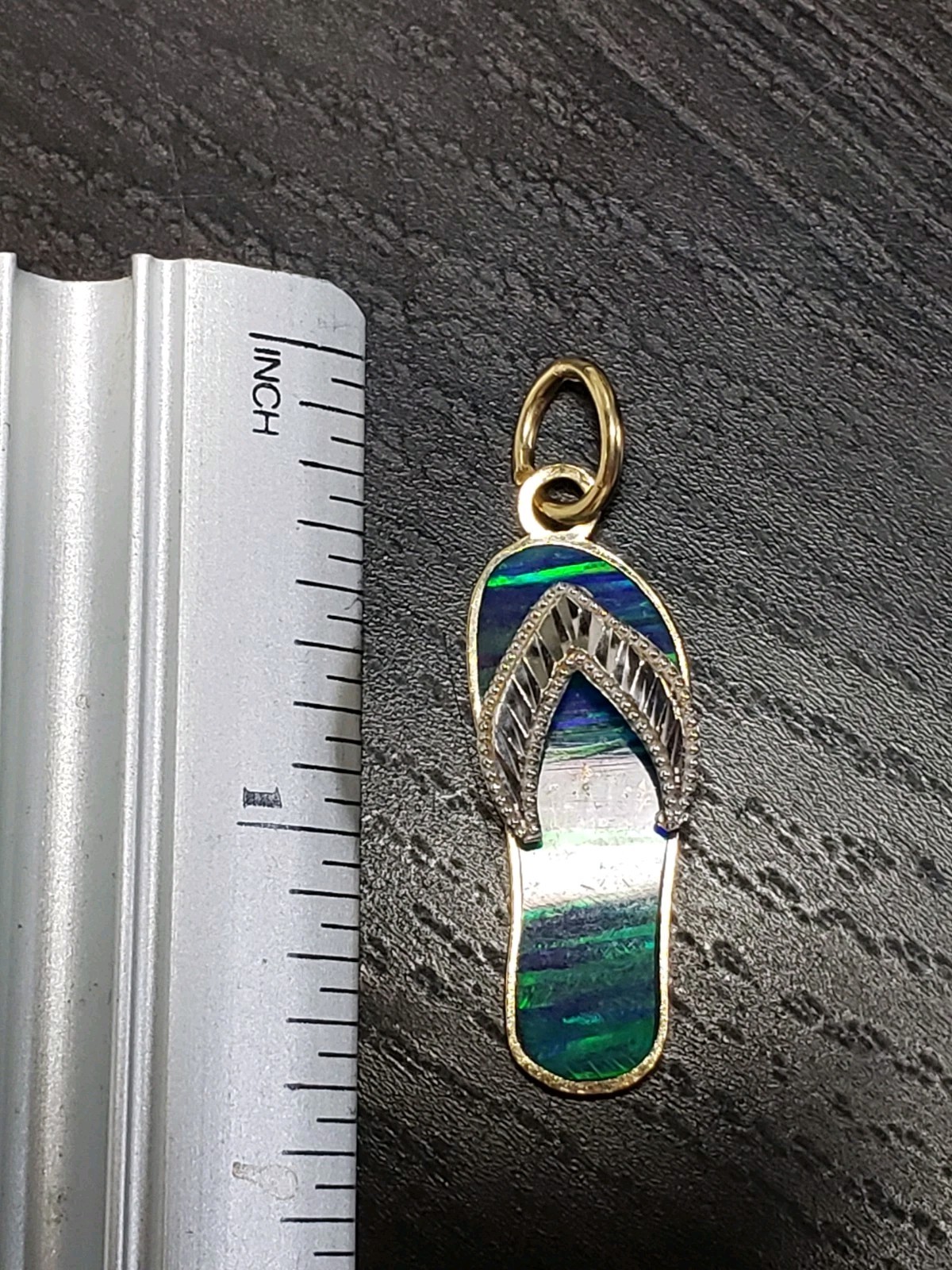 14 Karat Yellow Gold Flip Flop Pendant