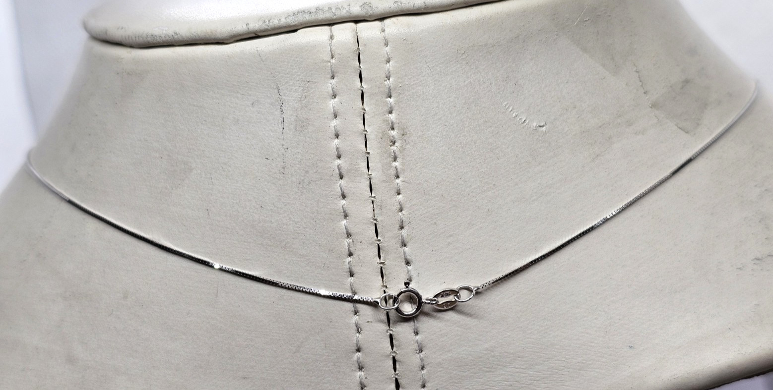 14K White Gold Thin Box Chain Necklace 18″ .95 grams .60mm Spring Ring Clasp NEW