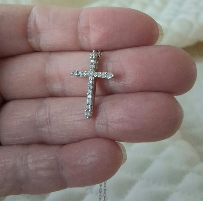 Kay Jewelers 10K White Gold Diamond 1/2″ x 3/4″ Cross Pendant and 16/18″ Chain