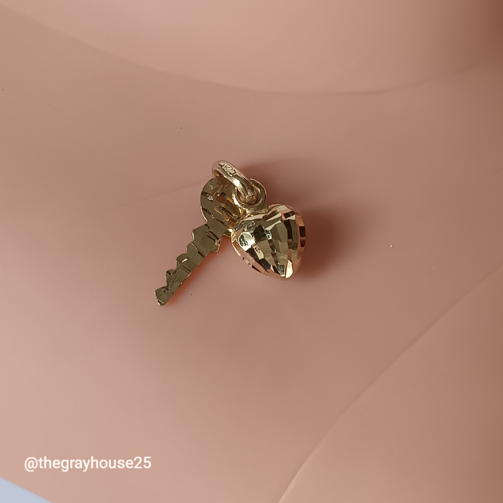 18k Yellow Gold Heart And Key Pendant Charm Jewelry Symbol Love Anniversary NEW