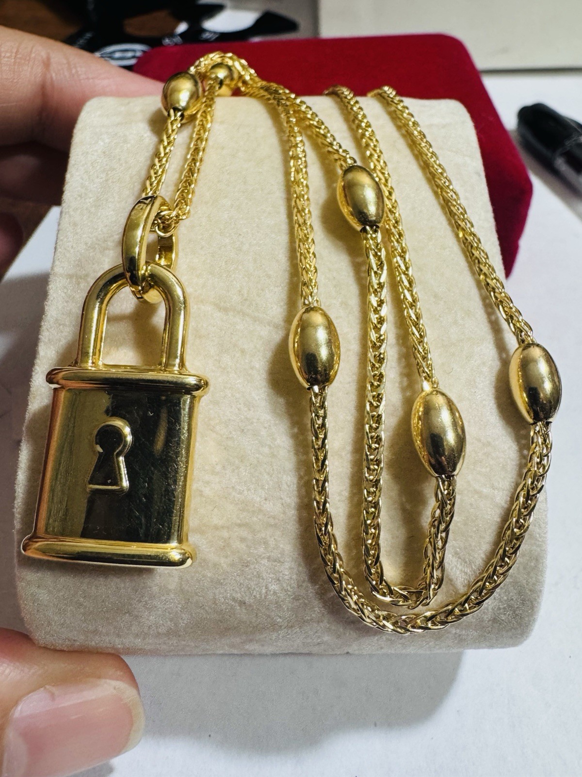 RARE 18K 750 Genuine Gold Oval Chain Padlock Necklace 17.6”/18” Long 9.6g 2.2mm