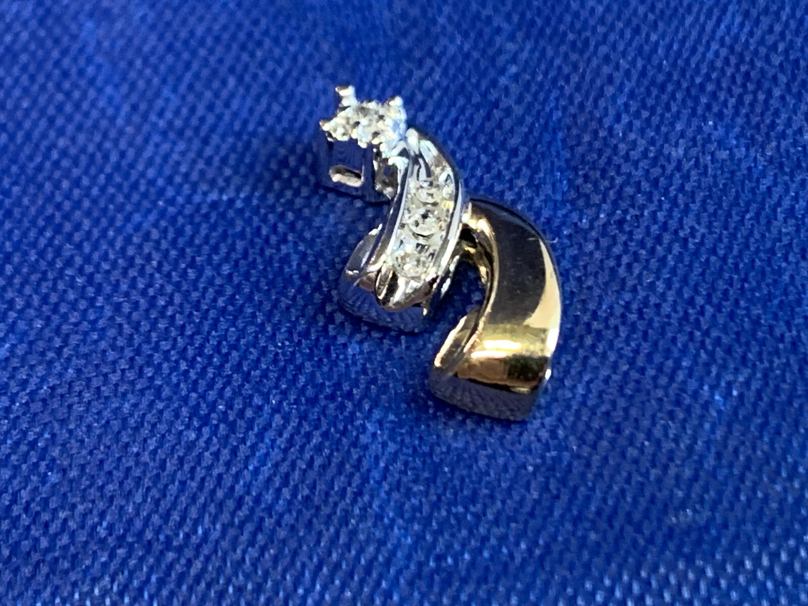 10K Yellow & White Gold Diamond Pendant 1.07g Fine Jewelry Necklace Charm