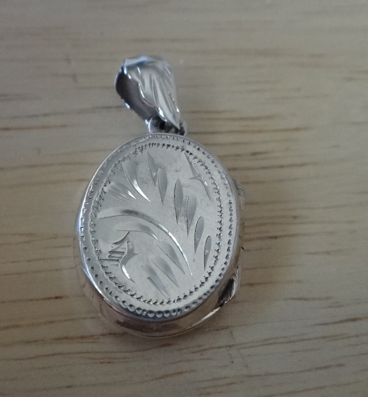 Sterling Silver 29x14x6mm Oval 2 Picture Photo Locket Charm with Bale
