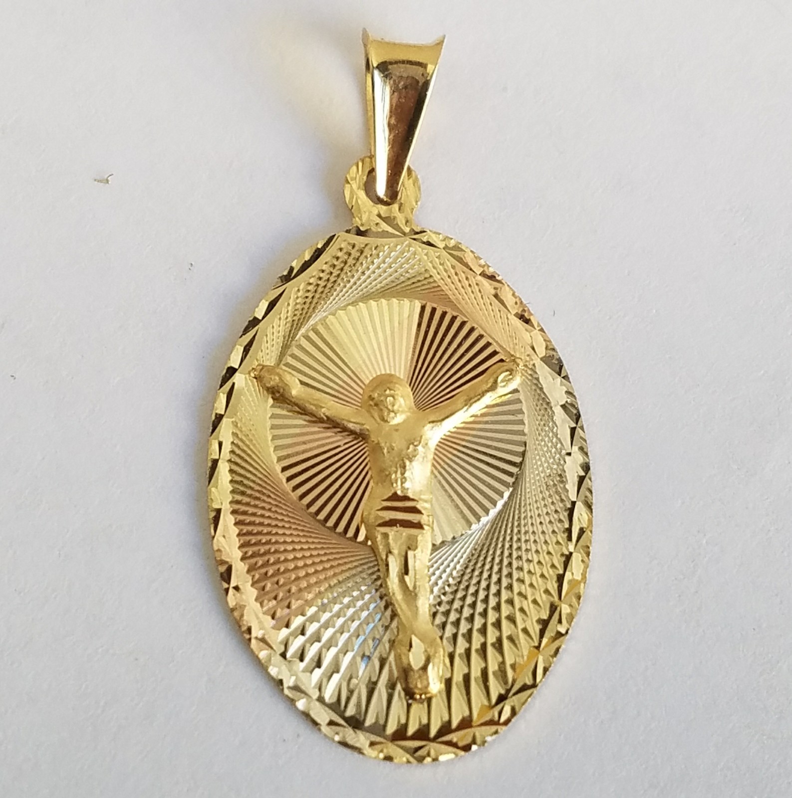 U23805 with packaging 14k yellow gold Jesus crucifix oval pendant charm G3D