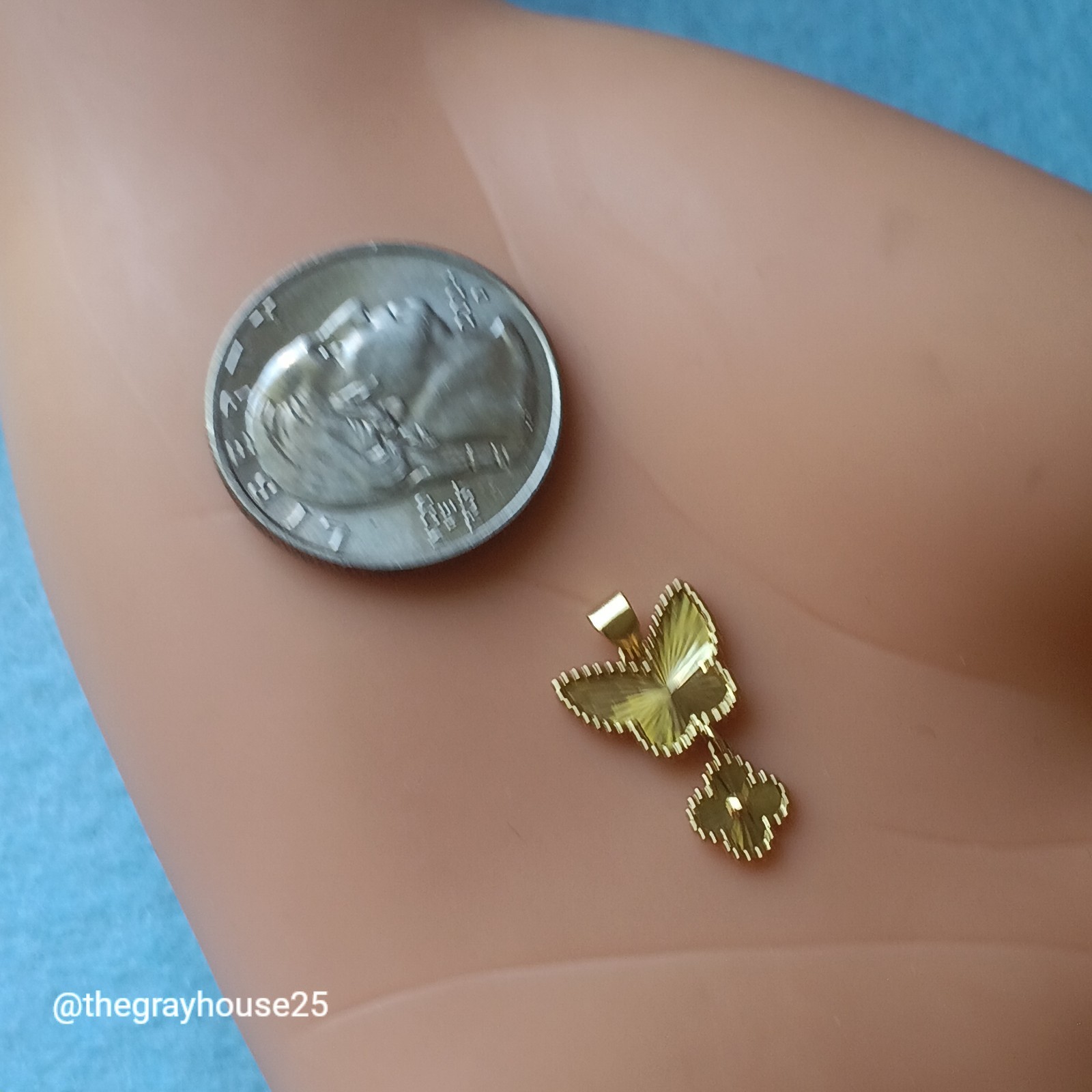 18K Yellow Gold Butterfly Flower Pendant Charm Vertical Drop Dangling 750 NEW