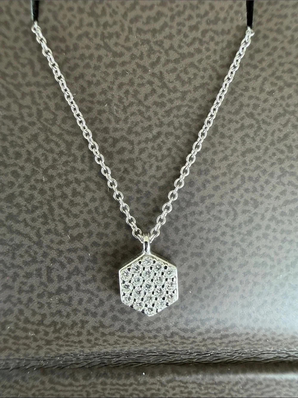 Maison Birks Bee Chic 18K White Gold 0.16ct Diamond Necklace 15-18″ w/ Box