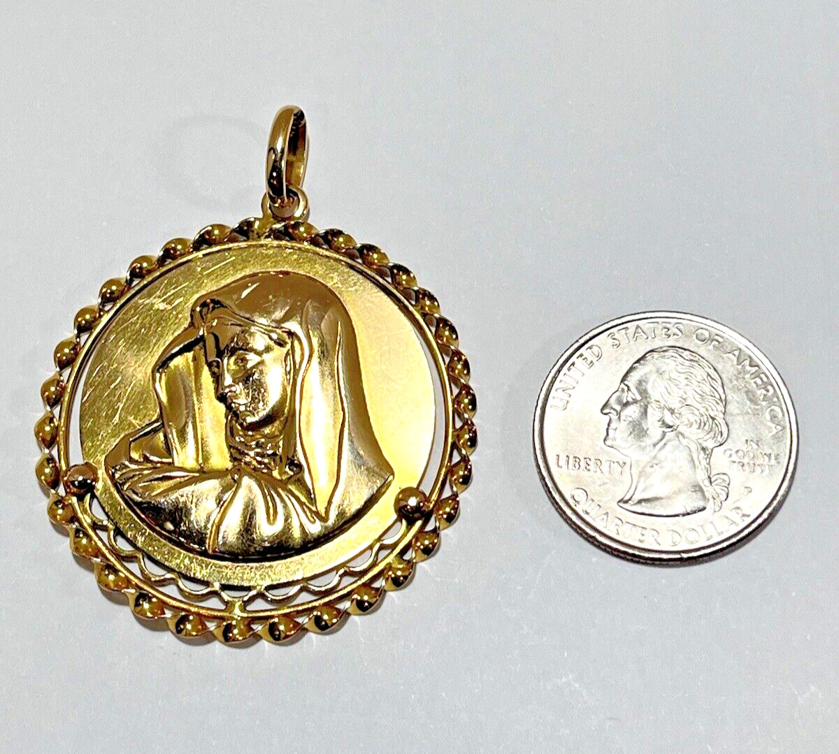Large 18k Yellow Gold Madonna Pendant A Little Over 1-1/2″ In Diameter! 13.8 Gr.