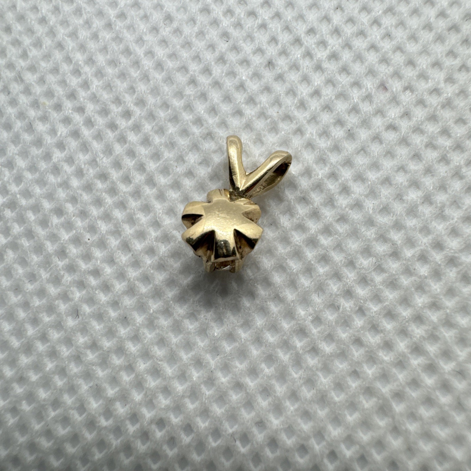 VINTAGE 14K YELLOW GOLD DIAMOND BUTTERCUP 6 PRONG SETTING PENDANT, 0.15 TCW