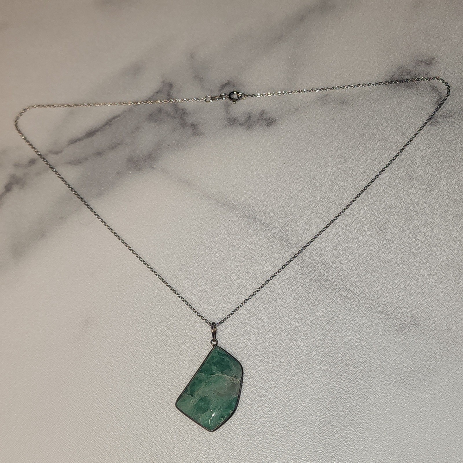 Sterling Silver 925 Green Stone Pendant Necklace Freeform Natural Gem Indonesia
