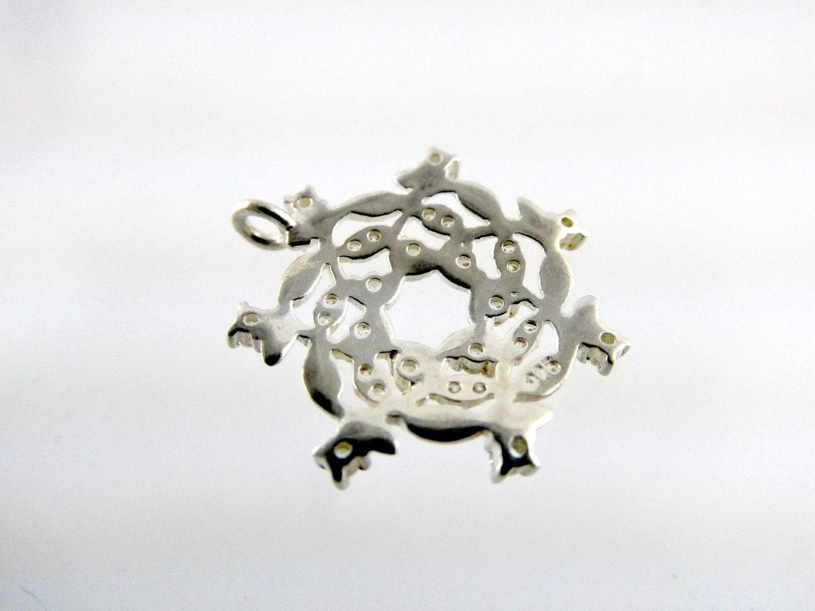 Sterling Silver White Crystal Woven Wreath Pendant 1.4g .5 Inches