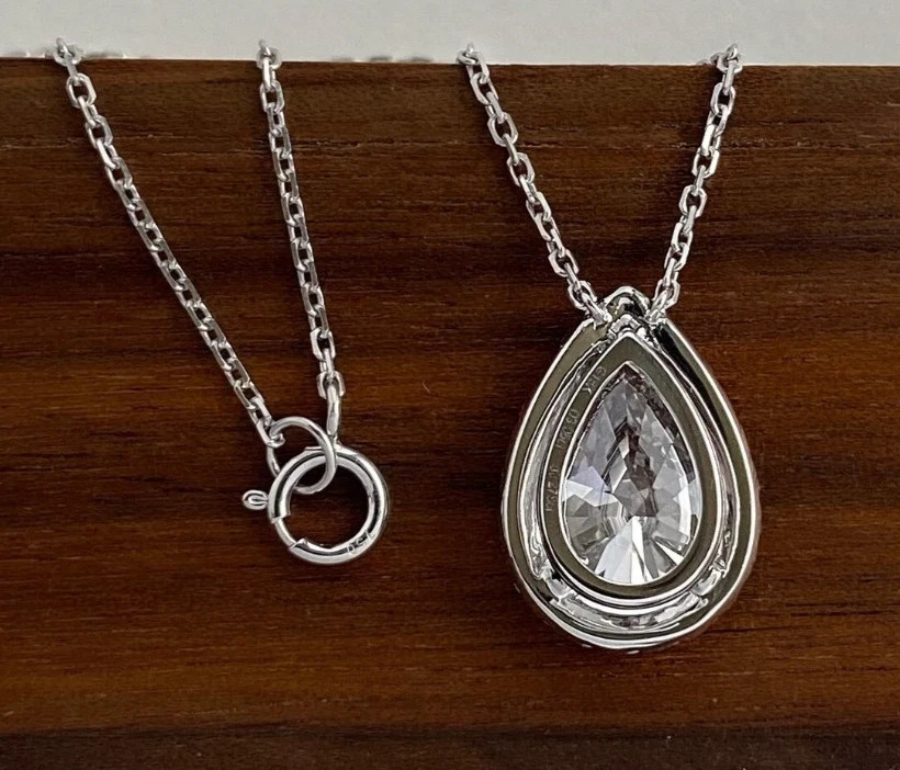Lovely 11.50 Ct Certified White Diamond Pendant, Tariffs FREE & matching Studs.