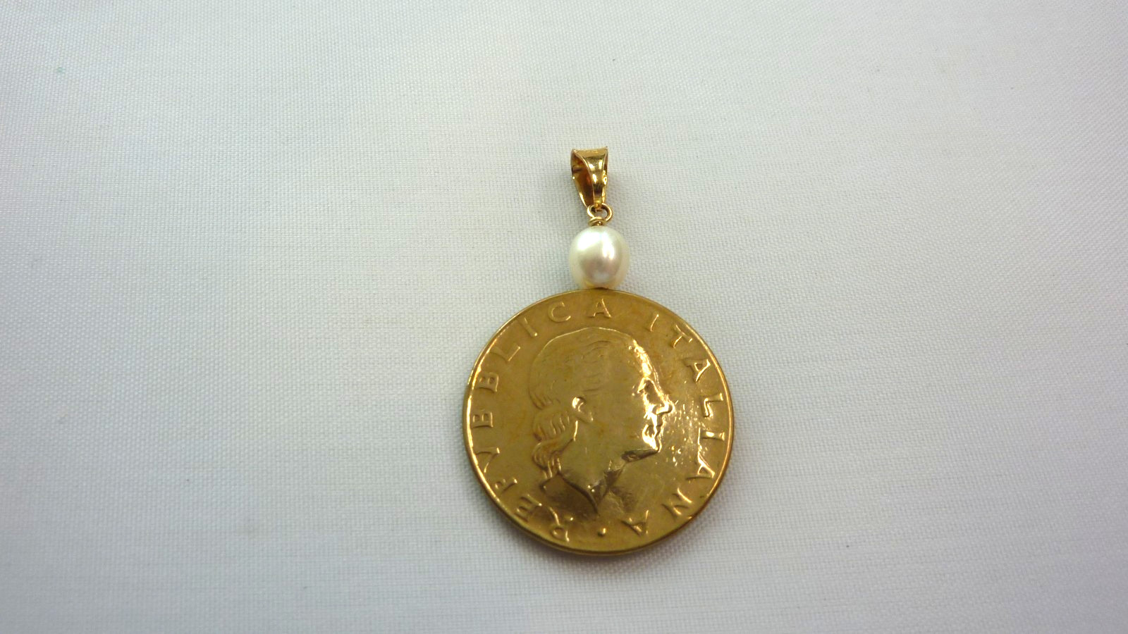 1980 Italy 200 Lira Pendant Marked 14k Milor Gold BALE only