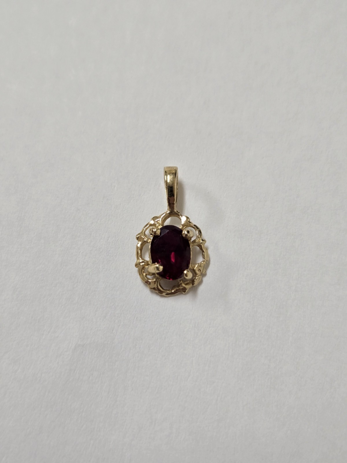 Red Garnet Stone Pendent 14k Yellow Gold Oval Shape For Children And Adults