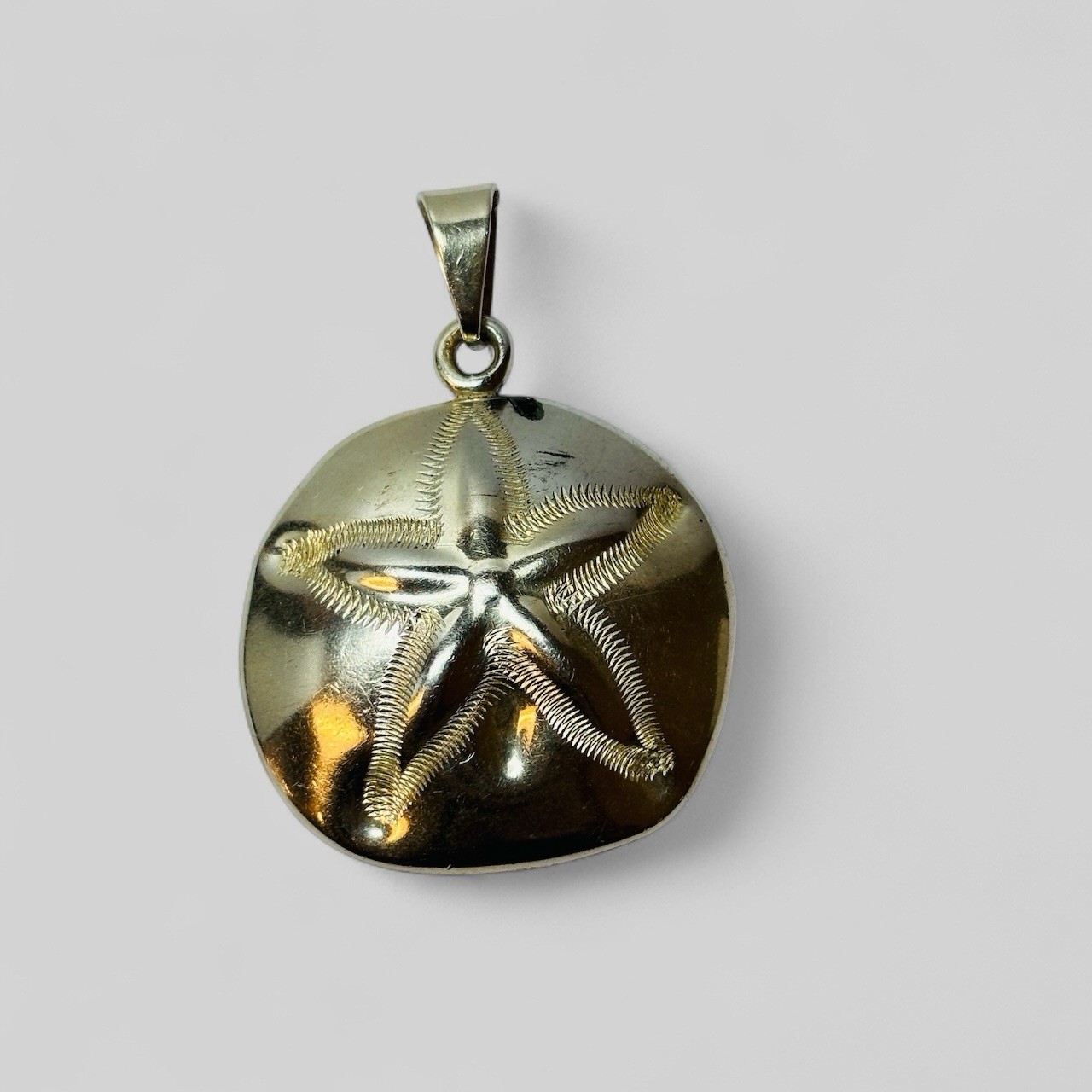 ATI Indonesia Sterling 925 Silver Sand Dollar Pendant