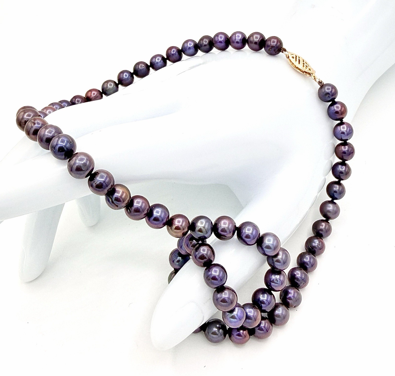 18” Cultured 6.5mm-7mm Tahitian Pearl Necklace With 14k Gold Clasp Estate Signed