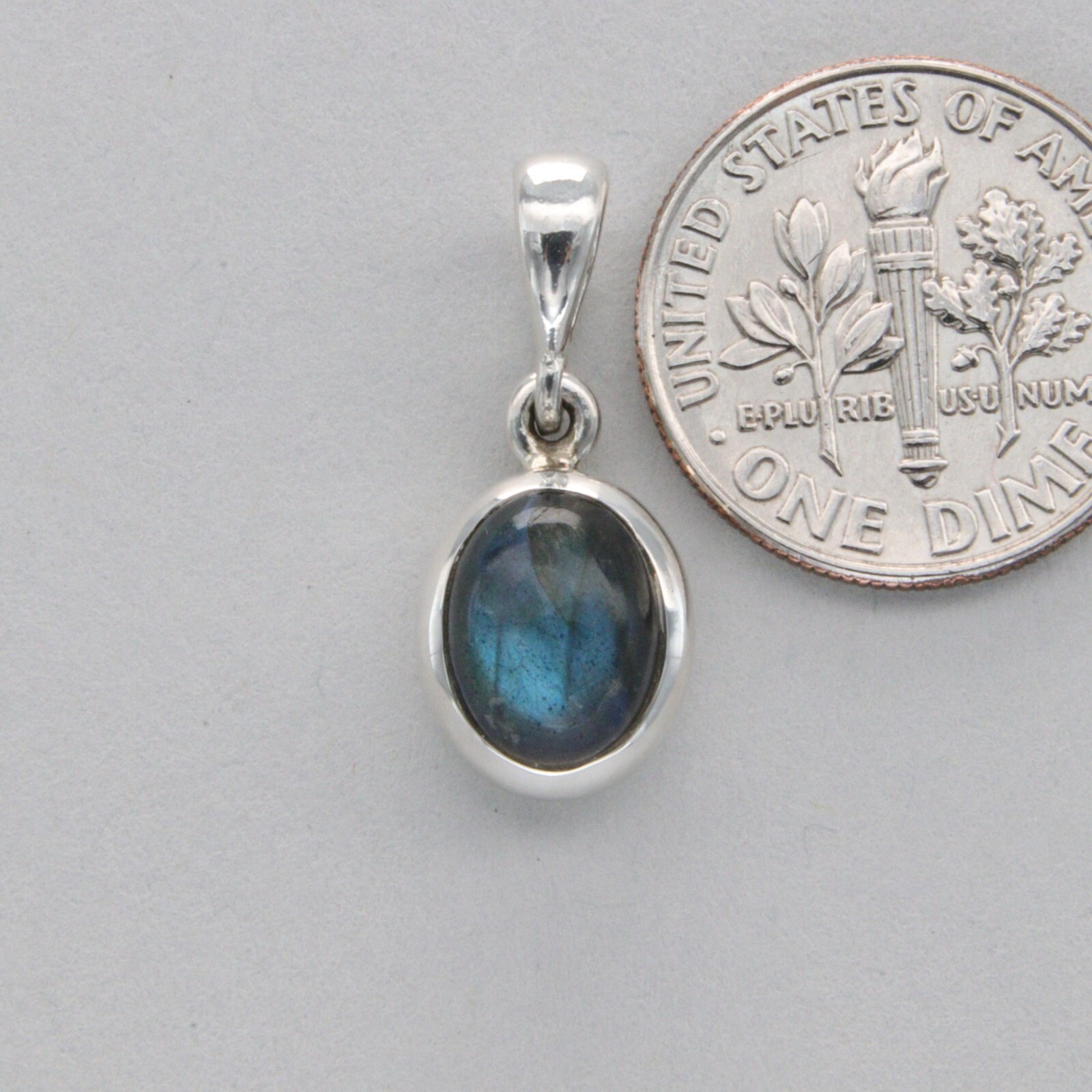 Natural Oval Shaped Labradorite Pendant For Women And Adults