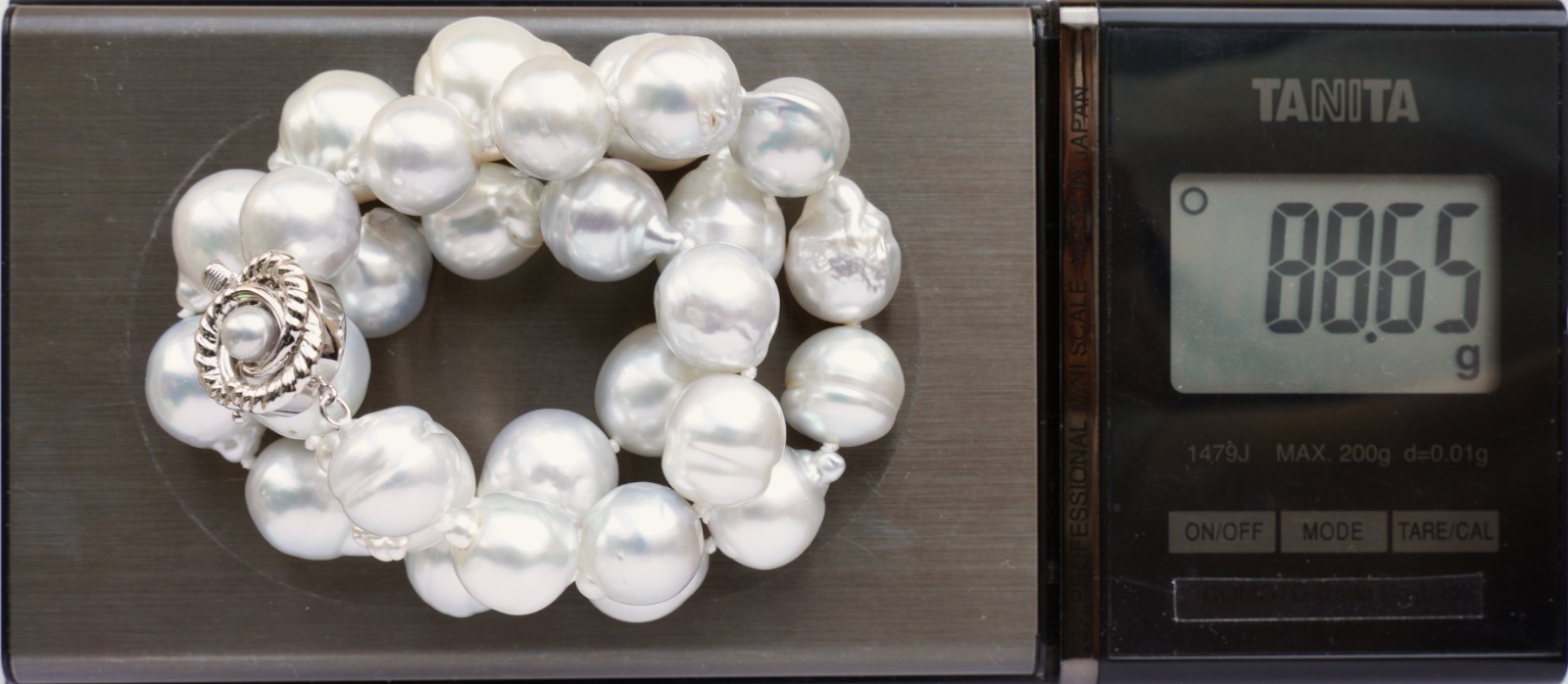11.5-14.5mm Baroque White South Sea Pearl Necklace 14K White Gold Clasp,18.1″