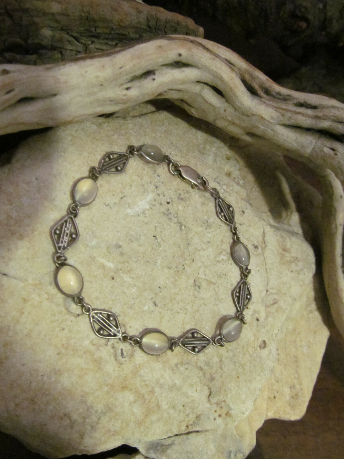Vintage 925 Sterling silver Frosted Glass or Stone Linked Bracelet 7 3/4″, 5.7g