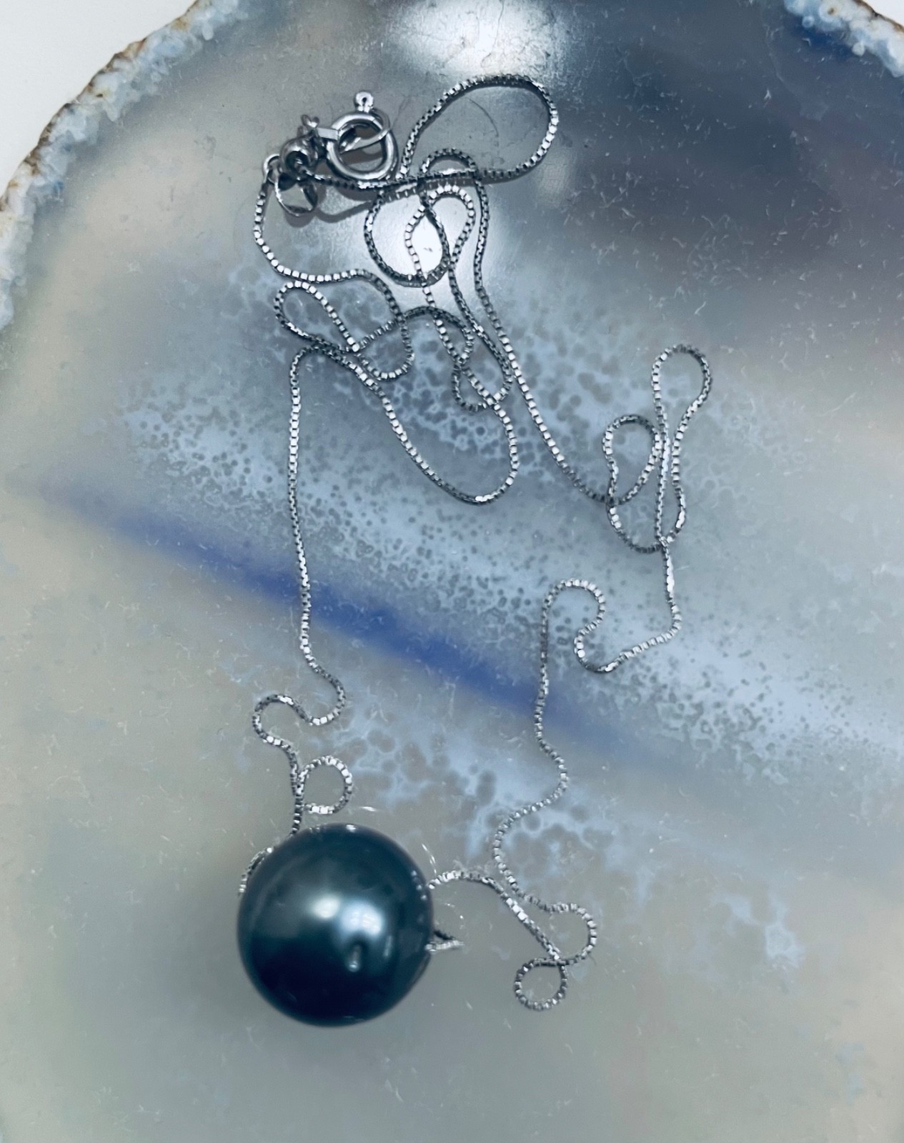 Black Tahiti South Sea Pearl Necklace and Huggies Earrings in K18 Japan WG Set