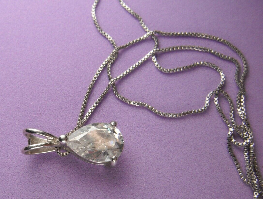 925 Teardrop Swarovski Pendant 925 1.51g Box Chain 18.5″ Spring Ring Clasp