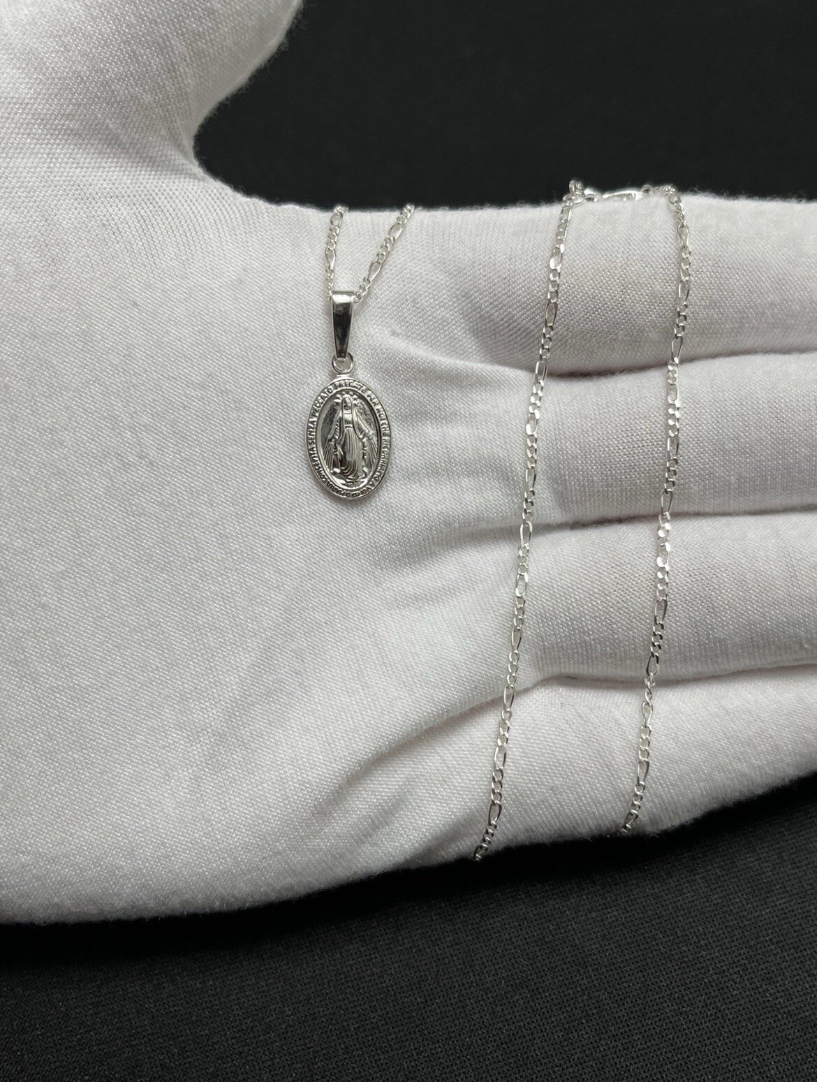 Sterling Silver Virgin Mary Pendant With 18” Silver Figaro Chain