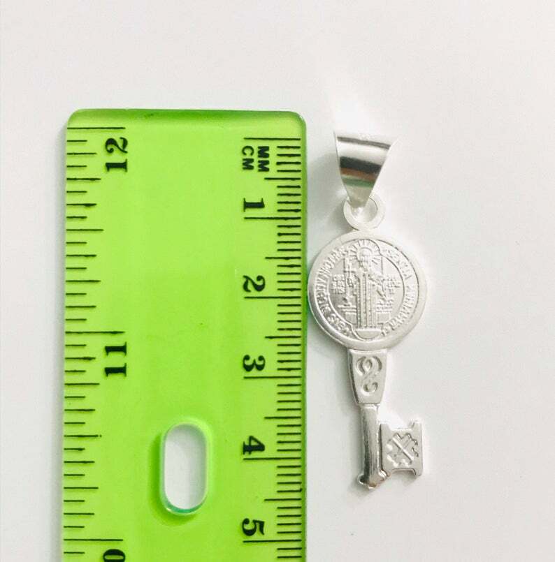 925 Silver Saint Benedict key pendant / medalla de San Benito llave plata – P63