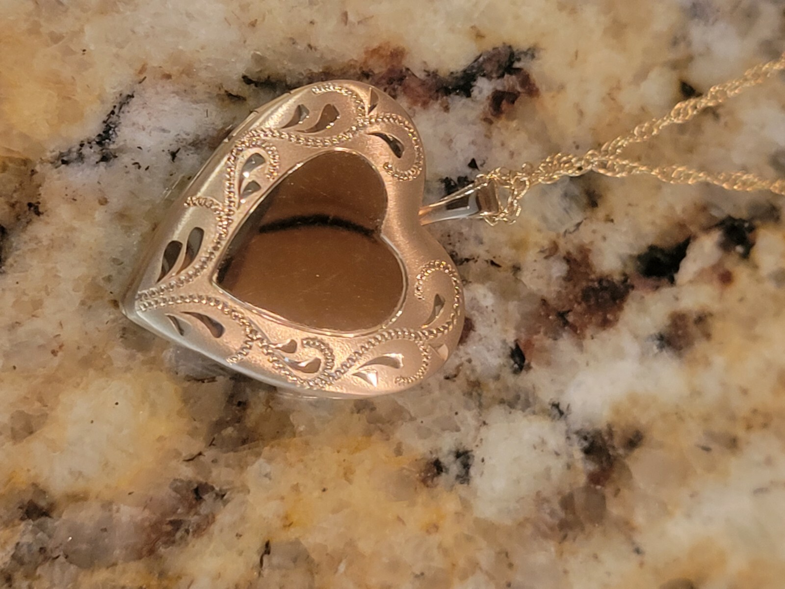 Krementz Princess Pride 14kt gold heart locket usa made nice gift