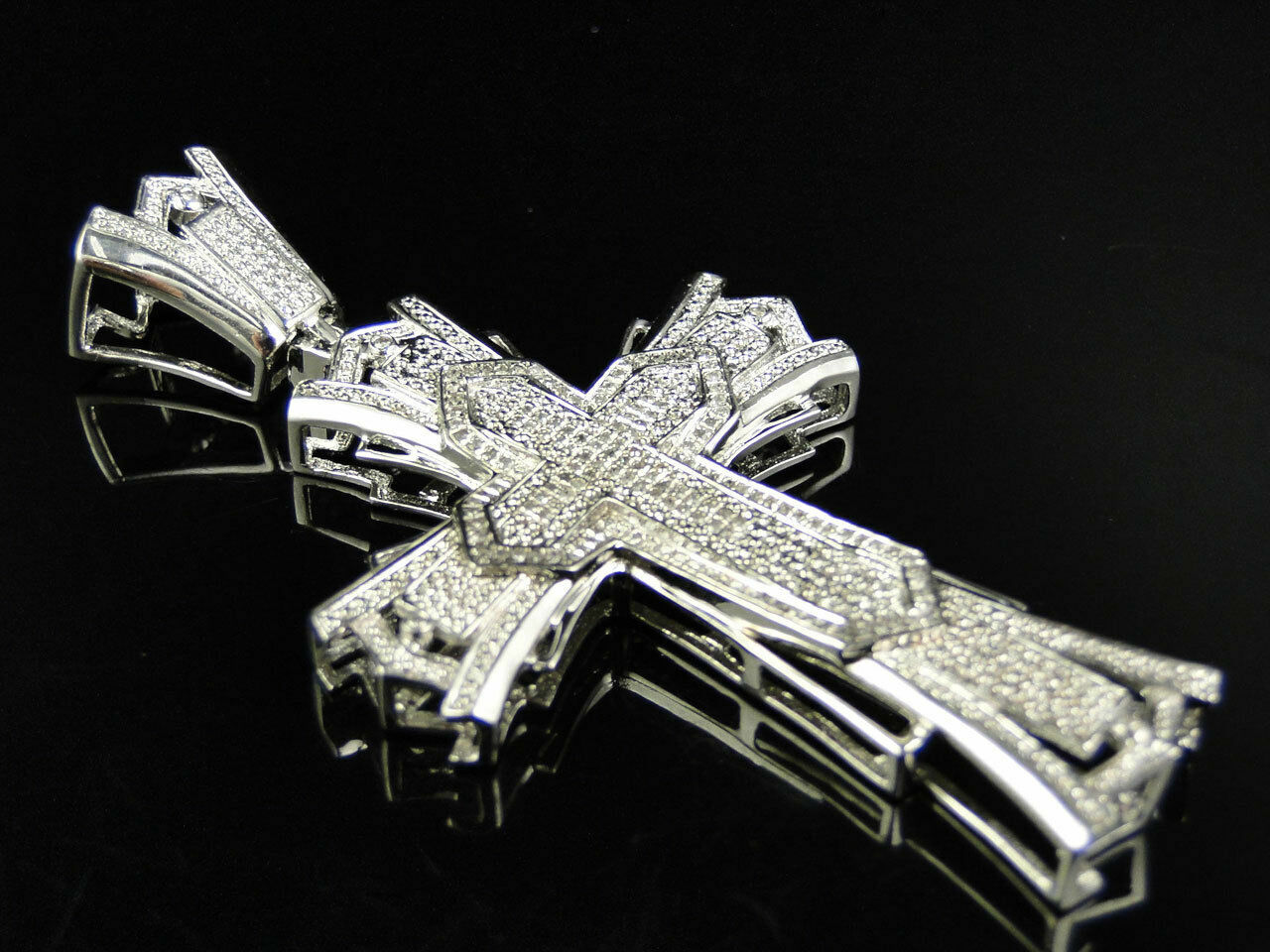 Mens Large Round Cut VVS1 3 Inch Diamond Mens Cross Pendant Charm 1.0 Ct