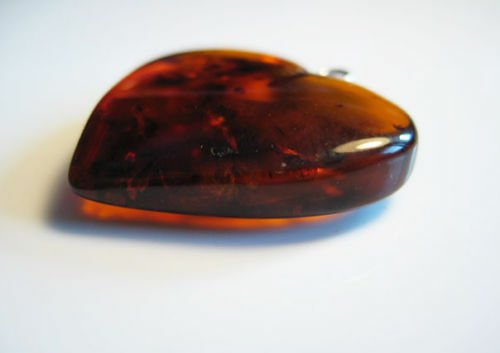 NATURAL BALTIC AMBER PENDANT/HEART 2 grams !!!