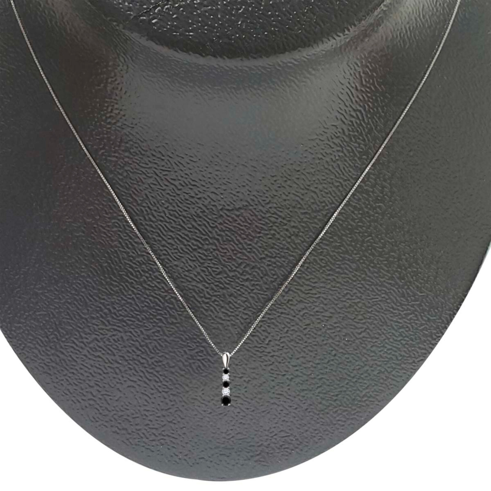 0.75 Carat Natural Black & White Diamond Pendant Necklace for Women in 10K Gold