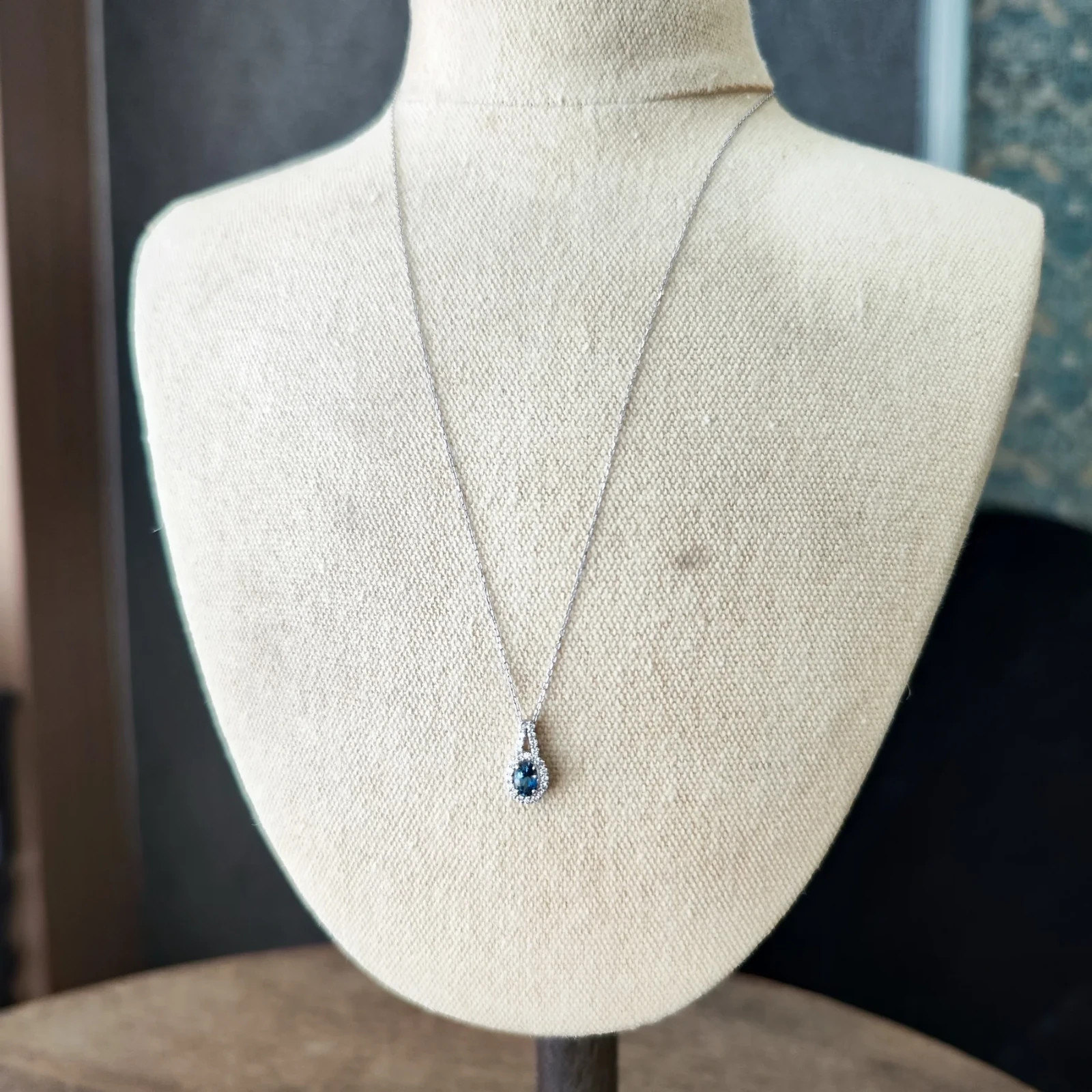 Natural Santamaria Aquamarine Diamond Platinum Oval Necklace 【Made in Japan】