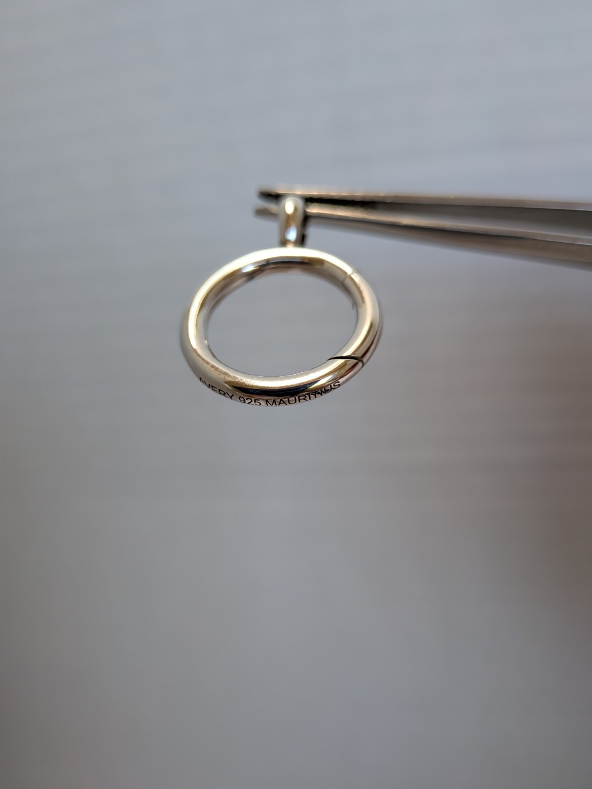 James Avery 925 Silver Circlet Changeable Charm Holder for Necklace Pendant 1″