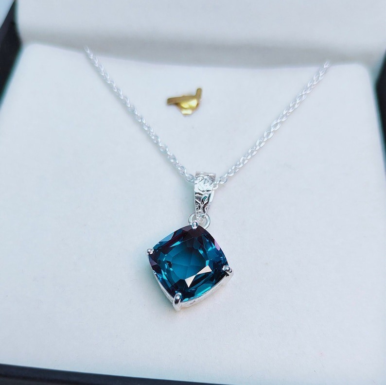 Natural Teal Green Sapphire 18 Ct 925 Silver Pendant Certified Loose Gemstone