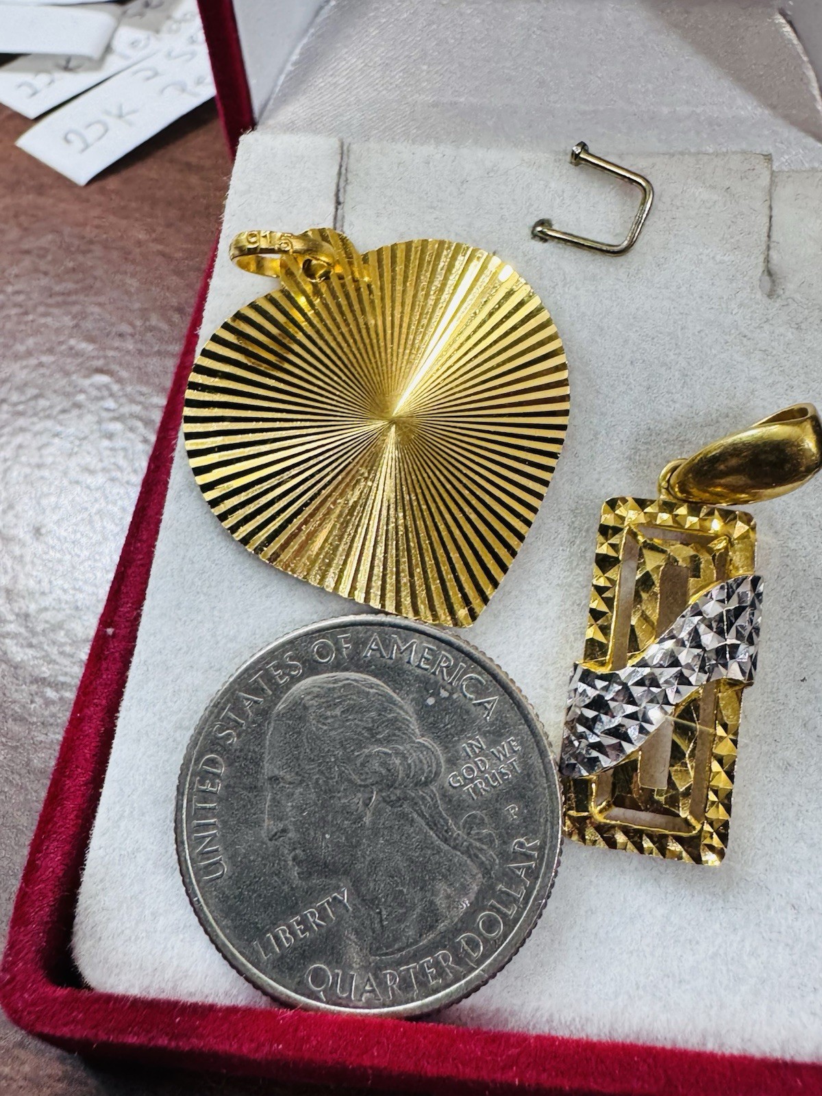 RARE 22K 916 22C Real Gold Two Set of Pendant 1 x Rectangle & 1x Heart 7.73g