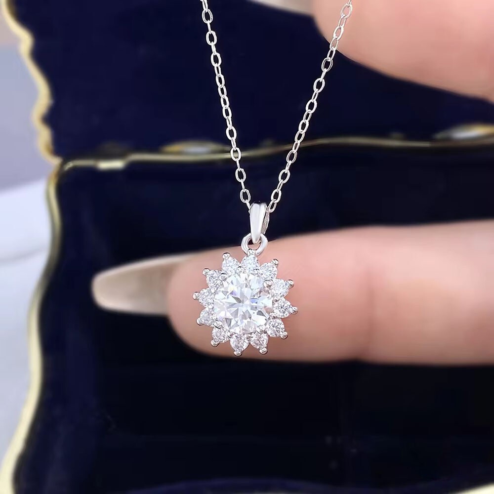 1.50 Ctw D/FL Brilliant Moissanite 14K White Gold Over Sun Flower Necklace 18″