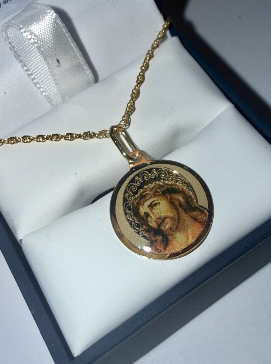 ESTATE Solid 10K Gold Colored Enamel Jesus Circle Pendant Chain Necklace 18”