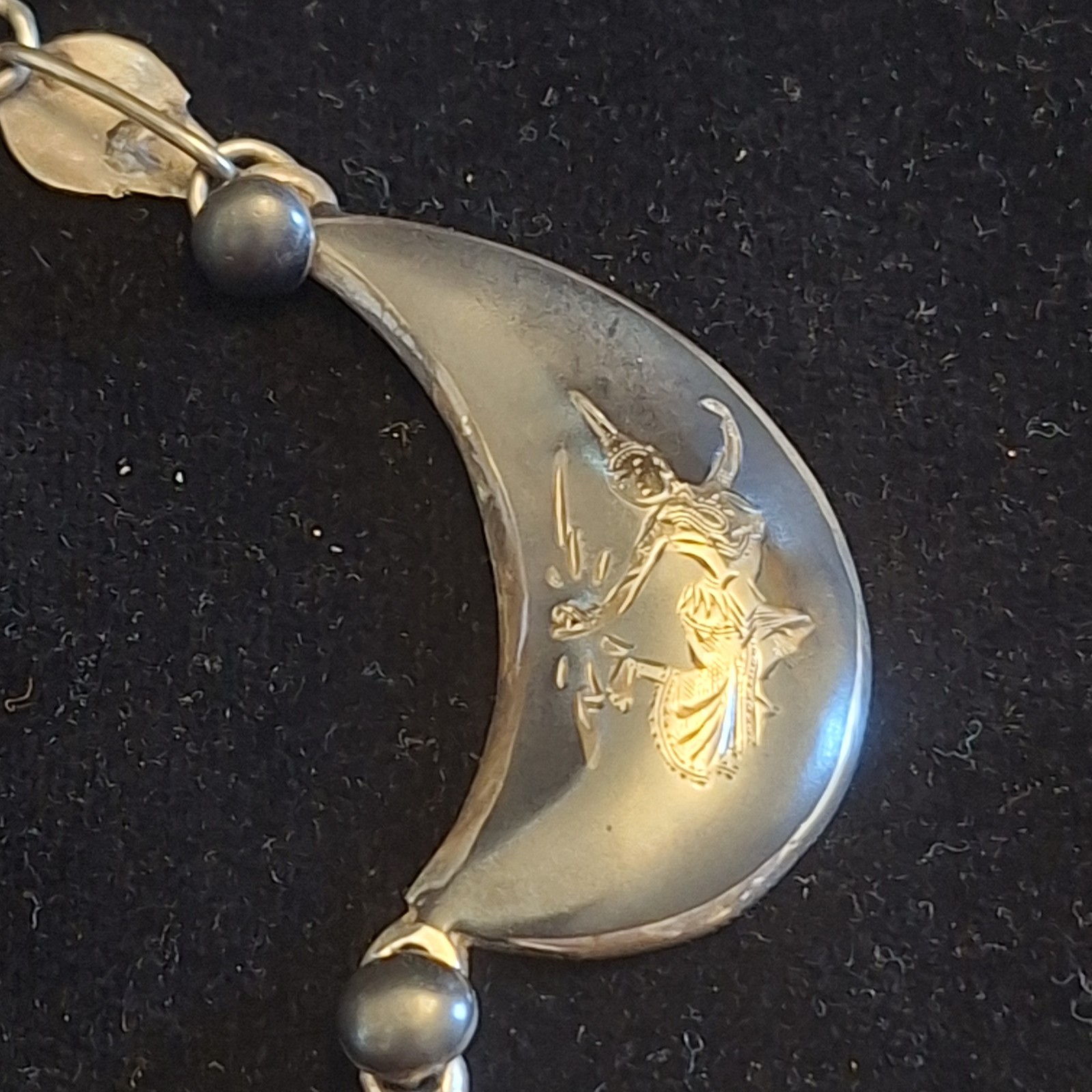 Siam Sterling Silver Necklace Depicting The Goddess Of Lightning (A85)