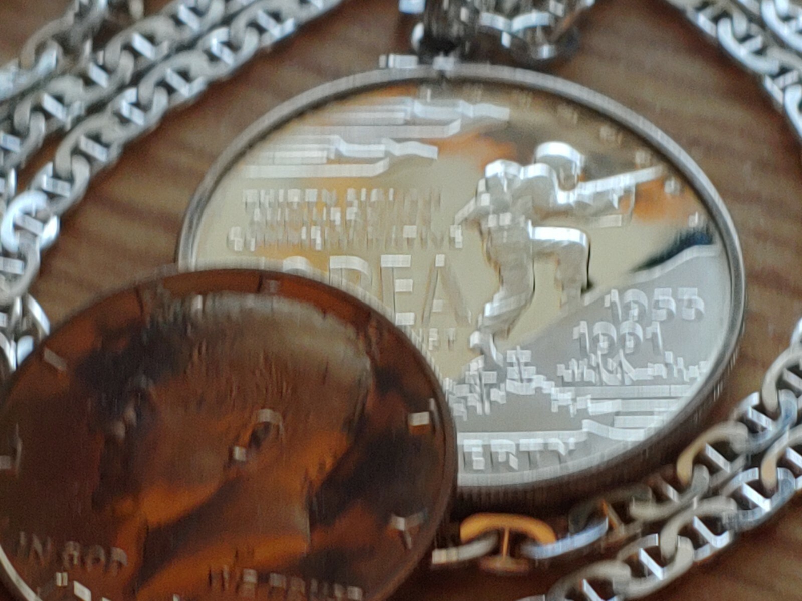 1991 KOREAN WAR US SILVER DOLLAR PENDANT on a 24″ 925 SILVER MARINER CHAIN.