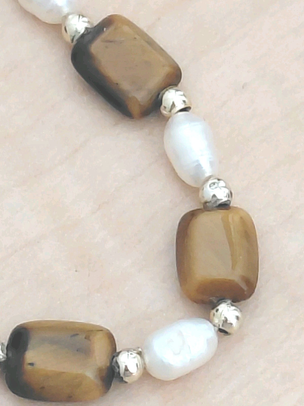 Brown Gemstone & Pearl Necklace/Very Good Used Condition /Measures 18 In Length
