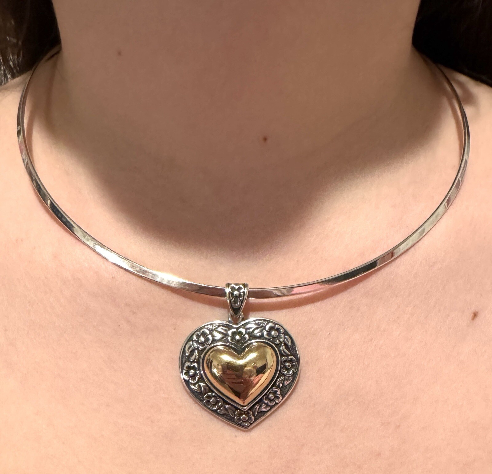 Retired James Avery Heart of Gold 14K/925 Sterling Silver Pendant w/ Neck Collar
